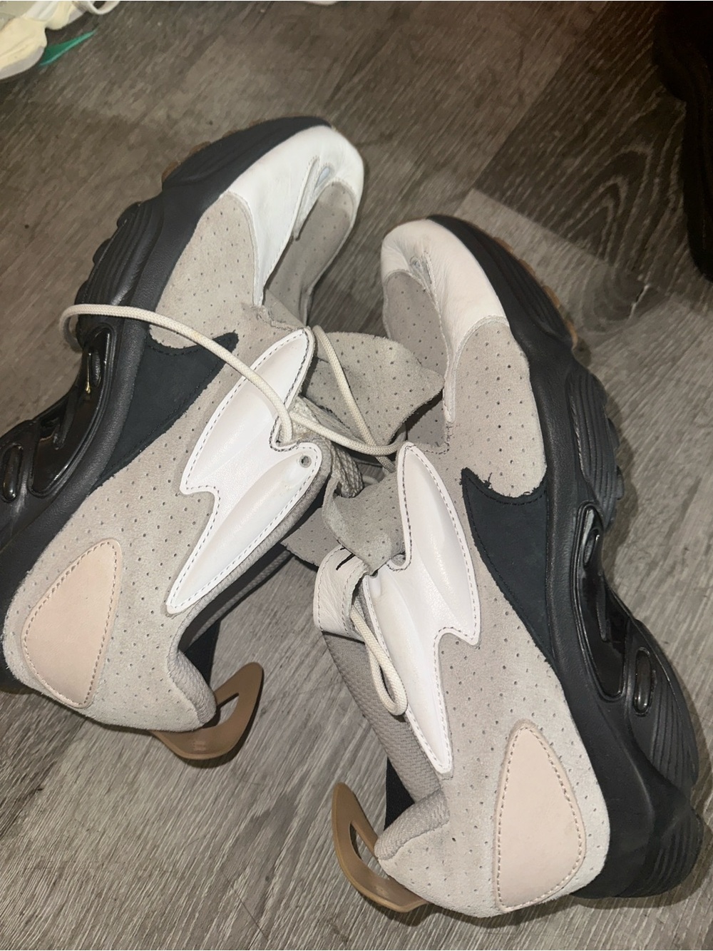 Reebok Men’s Gray, White & Tan Slip-On Trainer - Picture 4 of 7